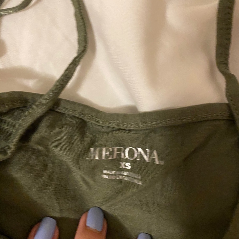 Basic Tank Top - Picture 3 of 5